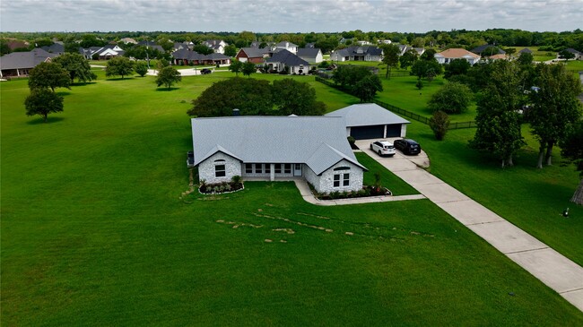Building Photo - 9035 Point Dr