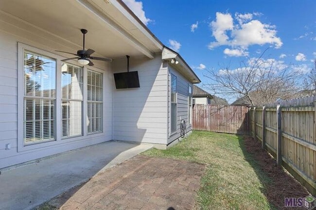 Building Photo - 36303 E Pine Grove Ct
