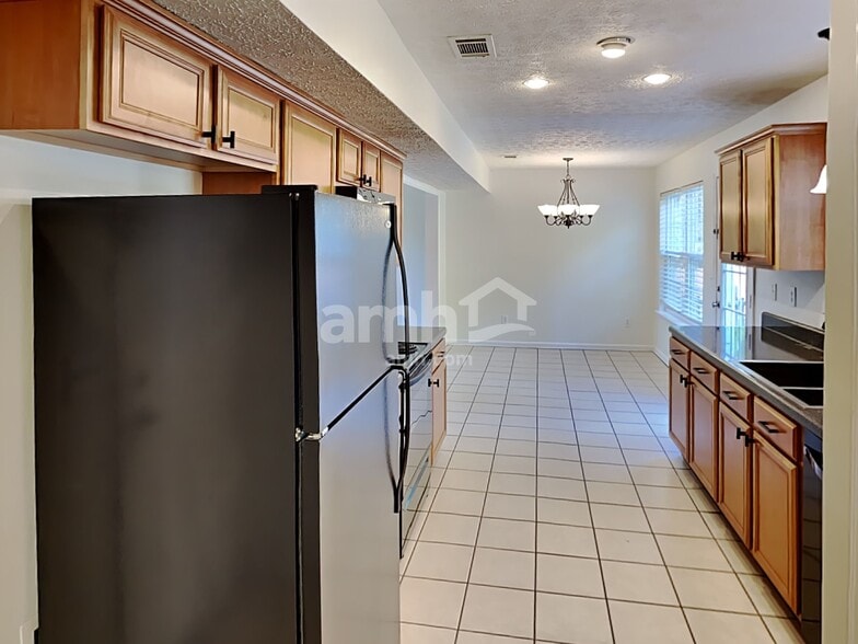 Building Photo - 2126 Burgess Ln