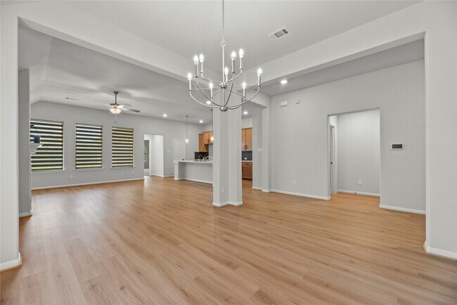 Building Photo - 839 Sarasota Shore Dr