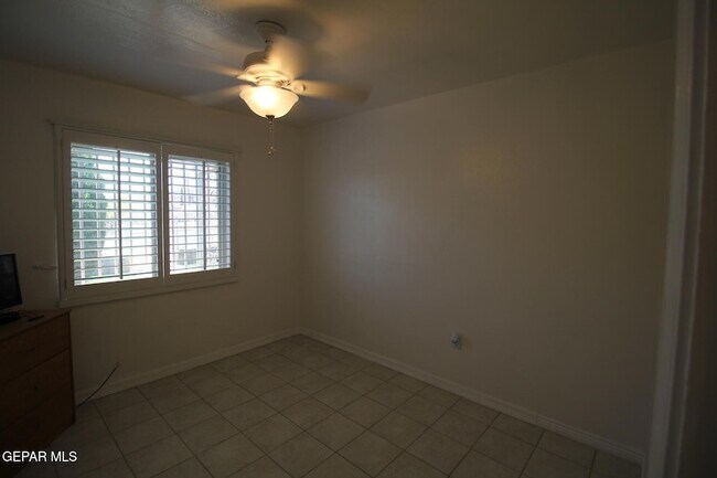 Building Photo - 2529 Jackson Ave