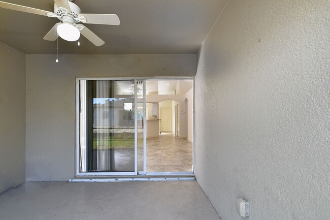 Building Photo - 2 Bed, 2Bath 2 Car Garage  With many extra...