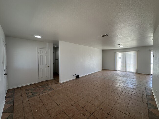 Building Photo - 6905 Singing Dunes Ln