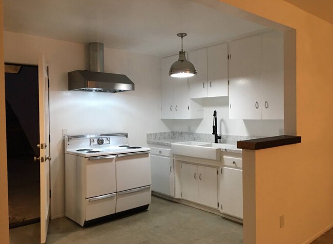Building Photo - A 2 Bedroom 1 Bath Home With Art Studio
