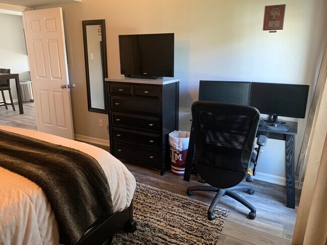 Building Photo - 4200 Watson St