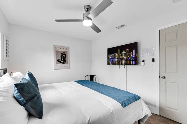 Building Photo - 3151 NW 69th St