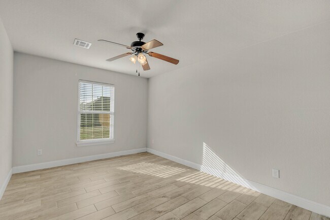 Building Photo - 1101 Chattie Dr