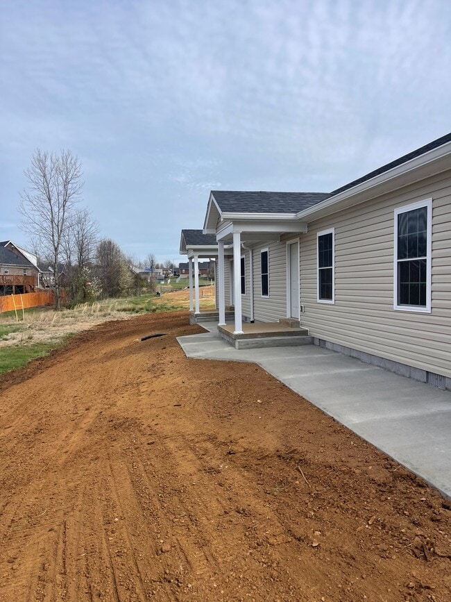 Building Photo - 305 Camptown Rd