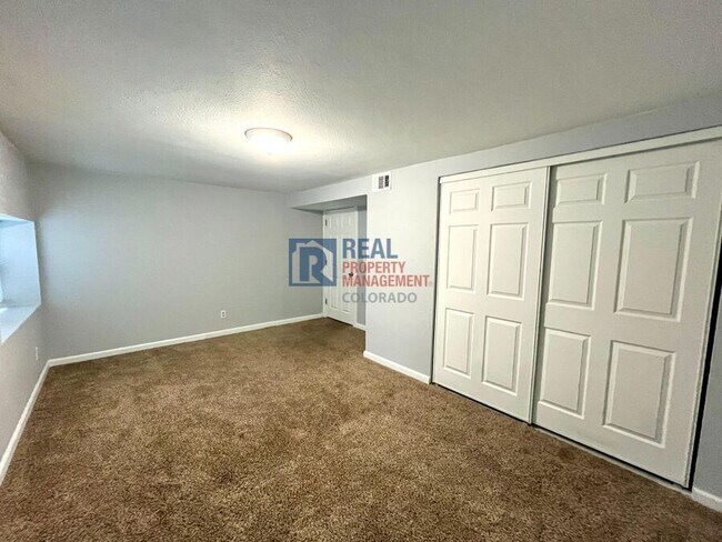 Building Photo - 1614 Manitou Blvd