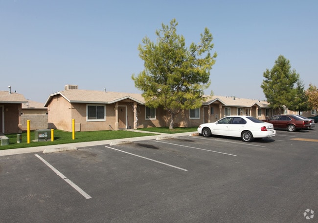 Building Photo - Kristine Apartments