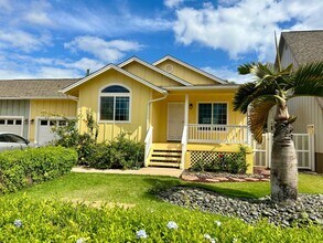 Building Photo - Kihei Three Bedroom