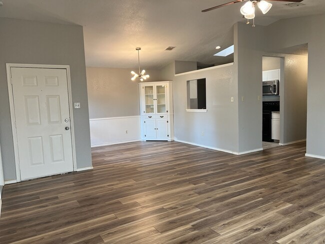 Building Photo - 759 Meadowcreek Ct