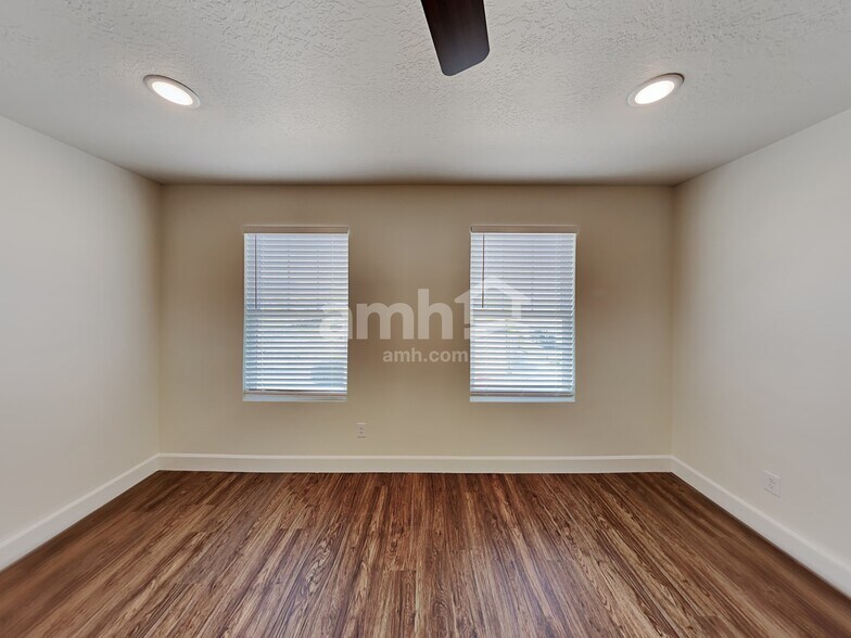 Building Photo - 5993 W Arranmore Dr