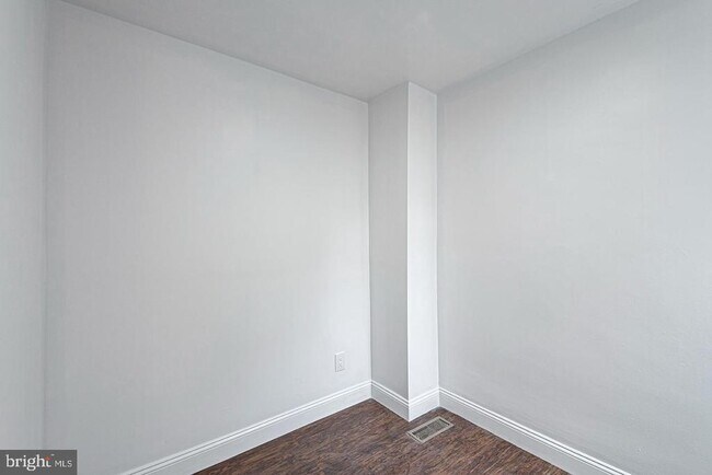 Building Photo - 2238 Oakford St