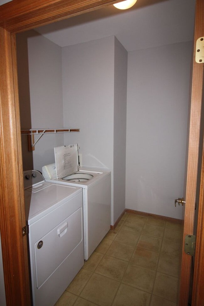 Building Photo - 4219 Owl Creek Dr