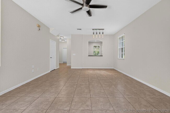 Building Photo - 158 W Thatch Palm Cir