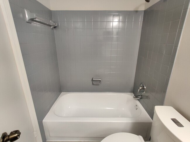 Building Photo - 8750 Royal Palm Blvd
