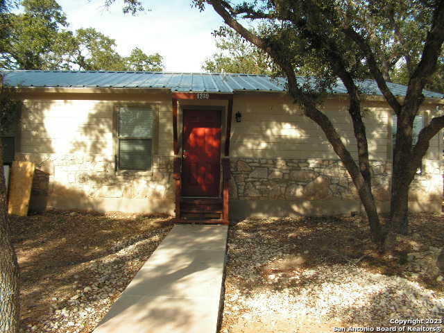 Primary Photo - 440 Clearview Canyon