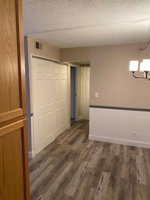 Building Photo - 5S066 Pebblewood Ln
