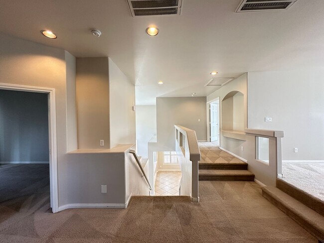 Building Photo - Pinnacle Peaks-Torrey Pines Southwest