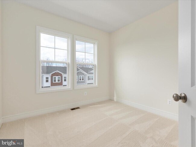 Building Photo - 123 Choke Cherry Ct
