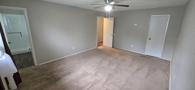 Building Photo - 1419 Twining Oaks Ln