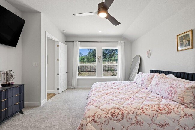 Building Photo - 8408 Grenadier Dr