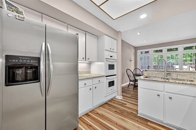 Building Photo - 1320 Chardonnay Dr
