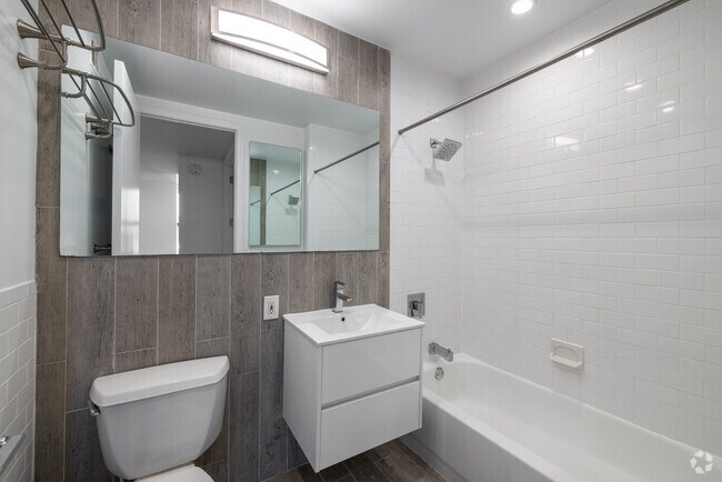 Bathroom - Tribeca House - 53 Park Place