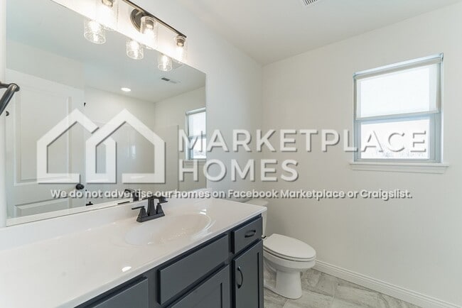 Building Photo - 2520 Lawton Dr