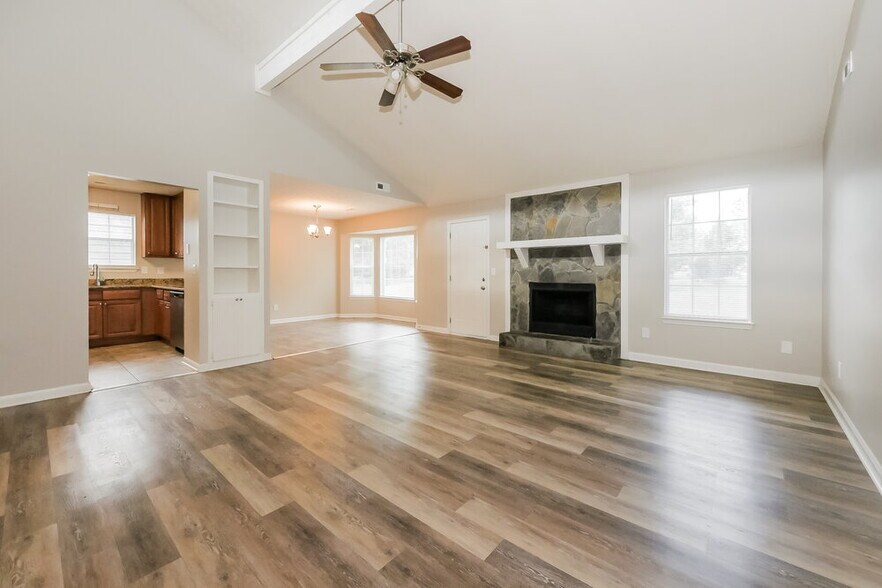 Building Photo - 10838 Starling Trail