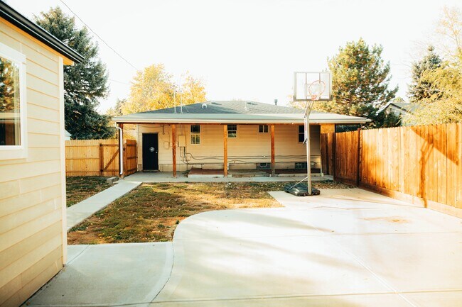 Building Photo - 1362 S Patton Ct