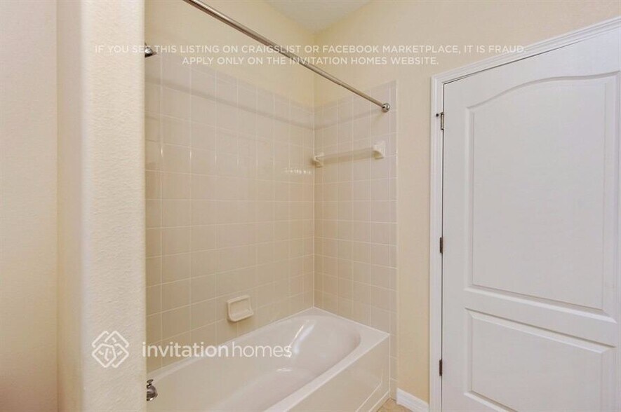 Building Photo - 12115 Streambed Dr