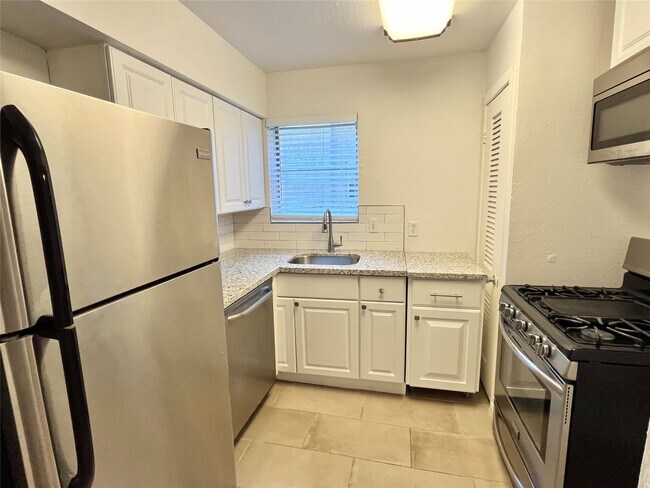 Building Photo - 3603 Murworth Dr