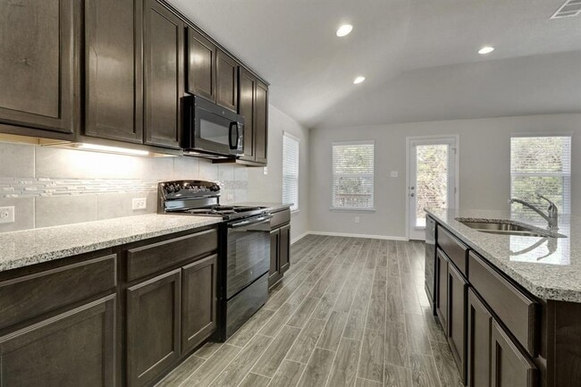 Building Photo - 21302 Pioneer Cove