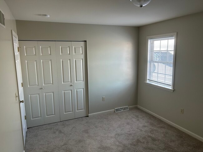 Building Photo - 320 Mt Vernon Rd