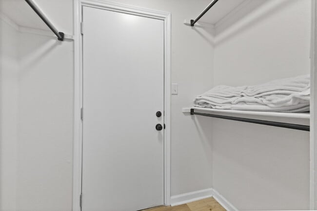 Building Photo - 5522 Allbrook