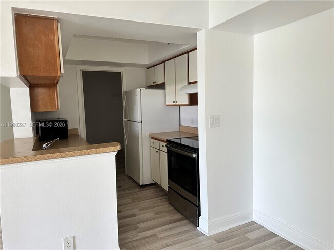 Building Photo - 5760 Rock Island Rd