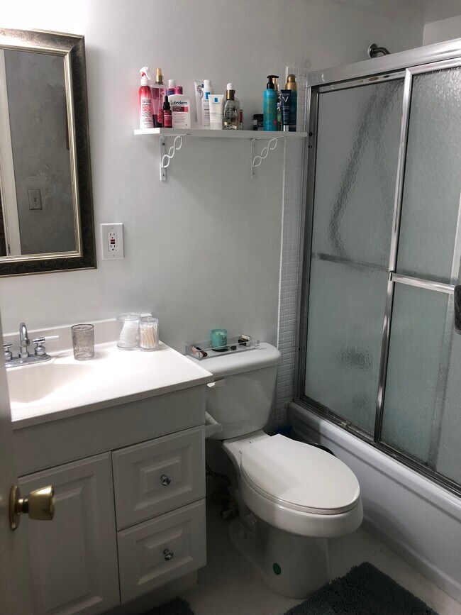 Building Photo - 896 SW 9th Street Cir