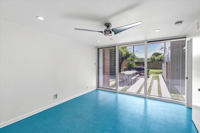 Building Photo - 1310 Harbor View Dr