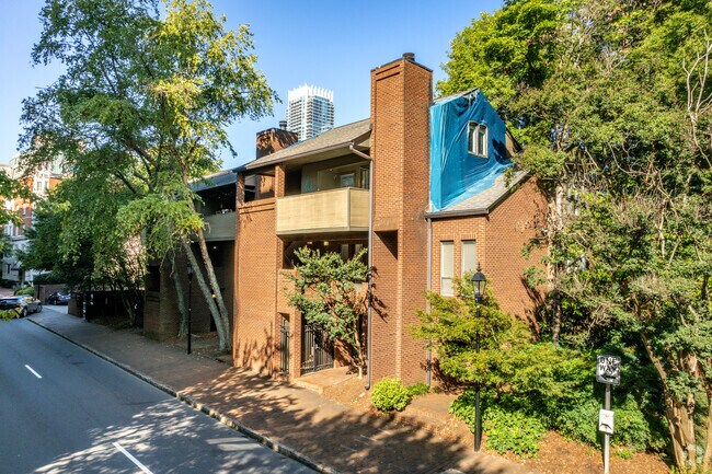 Primary Photo - Davidson Square Apartments
