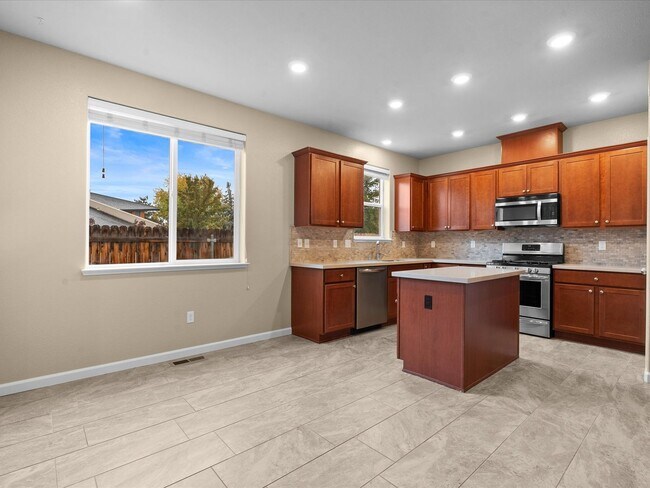 Building Photo - 760 Sarcinella Ct