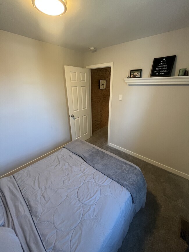 Building Photo - 220 E Liberty St