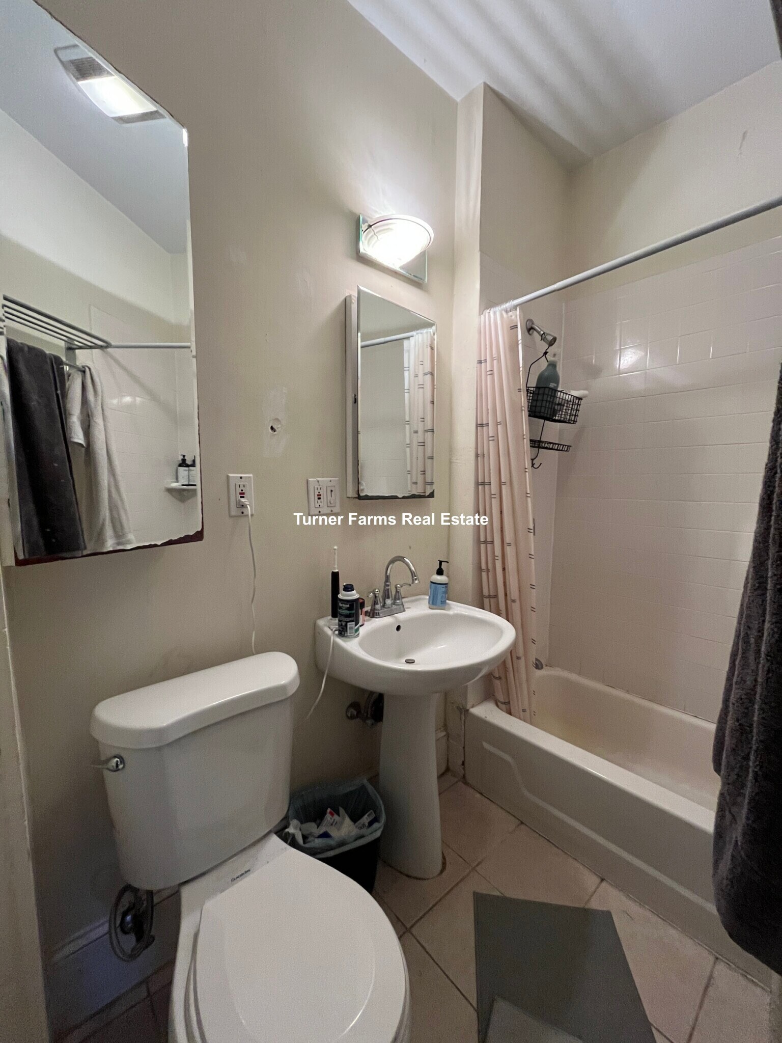 Building Photo - 124 Calumet St