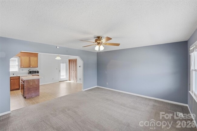 Building Photo - 1607 McFarland Dr