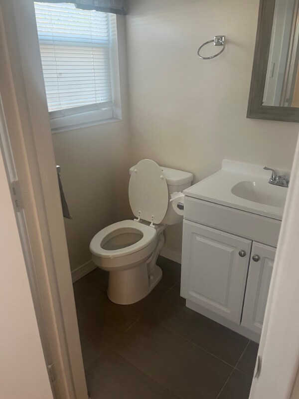 Building Photo - 10702 Laburnum Dr