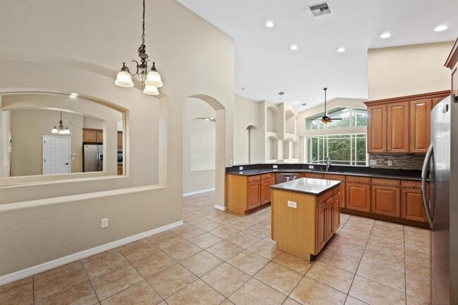 Building Photo - 27211 Fern Glade Ct