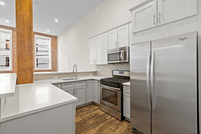 Building Photo - 6200 Hudson Ave