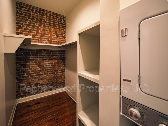 Building Photo - 149 S Daniel Morgan Ave