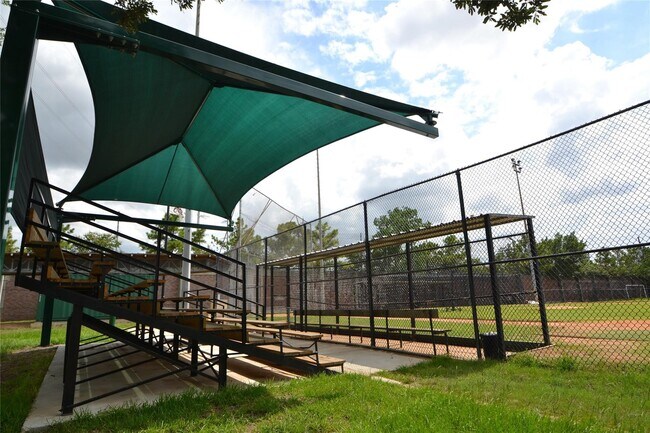 Building Photo - 1635 Castle Ct